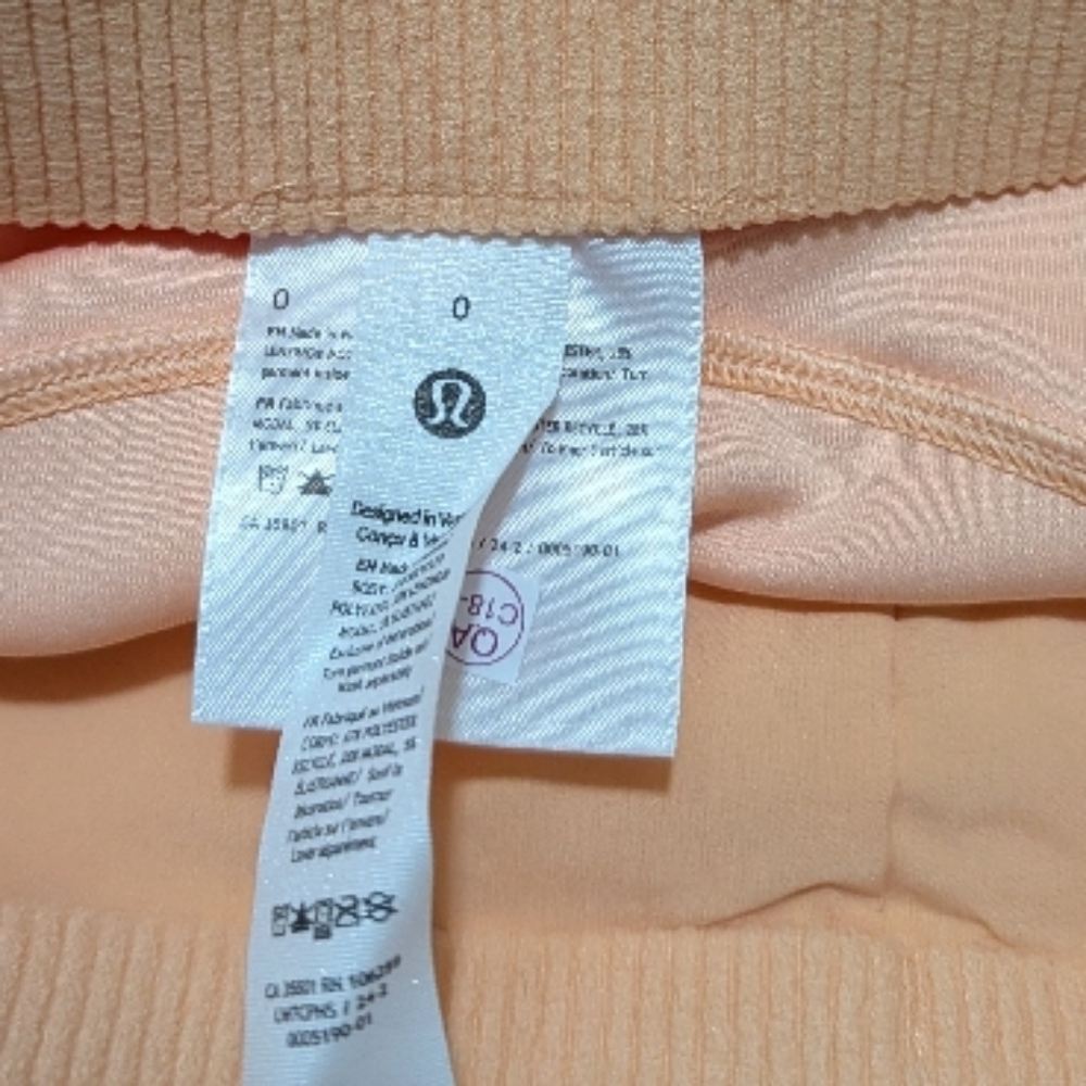 Lululemon Ribbed Softsreme High Rise Shorts - Picture 6 of 10
